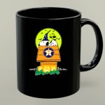 Houston Astros Snoopy Halloween Peanuts Baseball Spooky Pumpkins Moon 1 mug.jpg