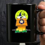 Houston Astros Snoopy Halloween Peanuts Baseball Spooky Pumpkins Moon 3 mug.jpg