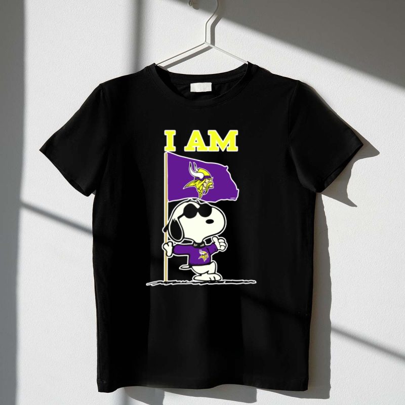 I Am Minnesota Vikings Snoopy 1 T Shirt