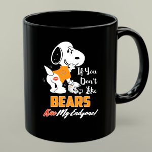 If You Dont Like Bears Kiss My Endzone Snoopy And Chicago Bears Fans 1 mug.jpg