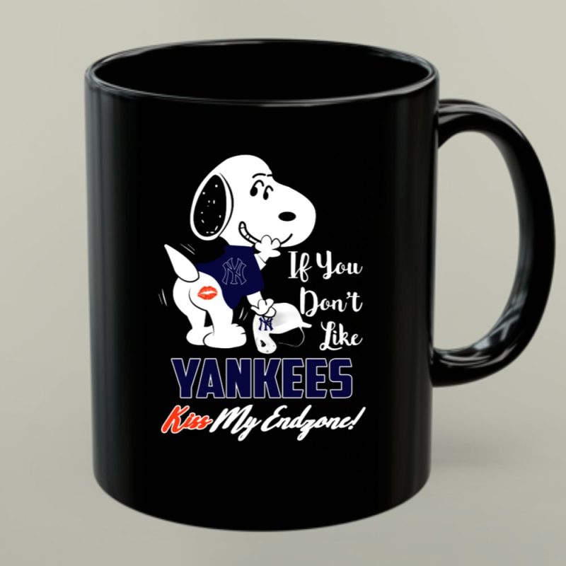 If You Dont Like Yankees Kiss My Endzone Snoopy Yankees Fans 1 Mug.jpg