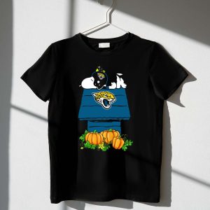 Jacksonville Jaguars Snoopy Pumpkin Halloween Peanuts NFL Football 1 T Shirt