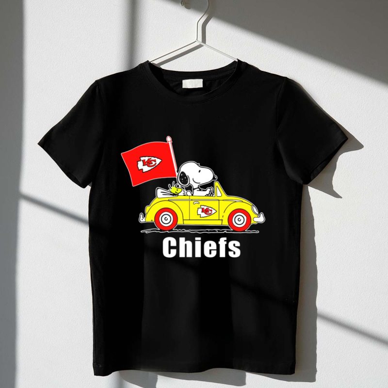 Kansas City Chiefs Snoopy Riding With Woodstock In Yellow Car 1 T Shirt