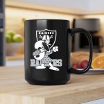 Las Vegas Raiders Snoopy Dabbing Raiders 2 mug.jpg