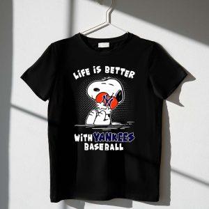 Life Is Better With Yankees Baseball Snoopy Hugging Shirt