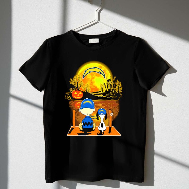 Los Angeles Chargers Charlie Brown Snoopy Pumpkin Moon Halloween Scene 1 T Shirt