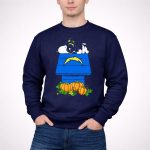 Los Angeles Chargers Snoopy Doghouse Pumpkins 3 Sweatshirt