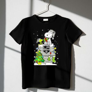 Los Angeles Kings Snoopy And Woodstock Christmas Gift Scene Shirt