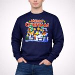 MERRY CHRISTMAS Charlie Brown Snoopy Peanuts Campfire Snowman 3 Sweatshirt 1.jpg