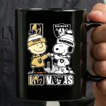 Mashup Charlie Brown Las Vegas Golden Knights X Snoopy Las Vegas Raiders 3 mug.jpg