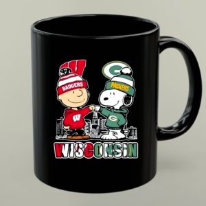 Mashup Charlie Brown Wisconsin Badgers X Snoopy Green Bay Packers Skyline 1 mug.jpg