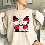 Mashup Charlie Brown and Snoopy Wear Georgia Bulldogs 3 Sweatshirt.jpg