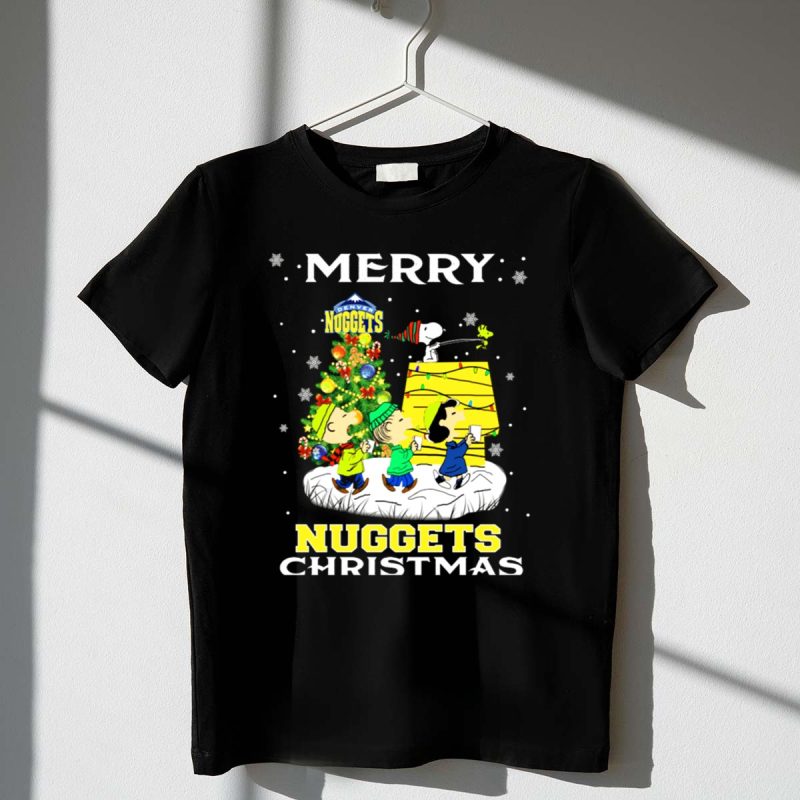 Merry Denver Nuggets Christmas Peanuts Characters And Snoopy Decorate Tree 1 T Shirt