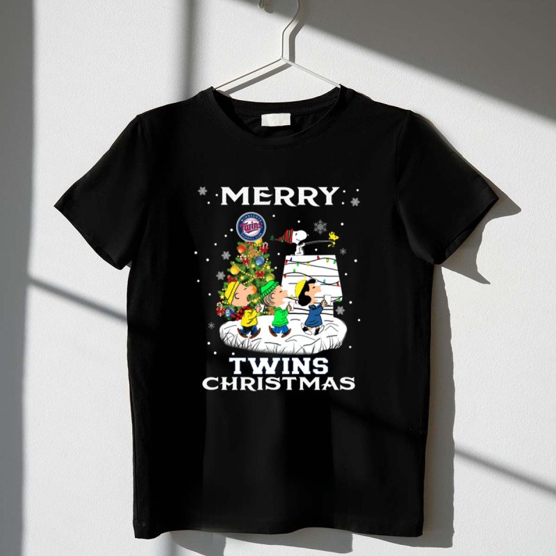 Merry Minnesota Twins Christmas Snoopy Charlie Brown Tree Woodstock 1 T Shirt