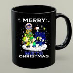 Merry New York Mets Christmas With Snoopy And Friends 1 mug.jpg