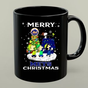 Merry New York Mets Christmas With Snoopy And Friends 1 mug.jpg