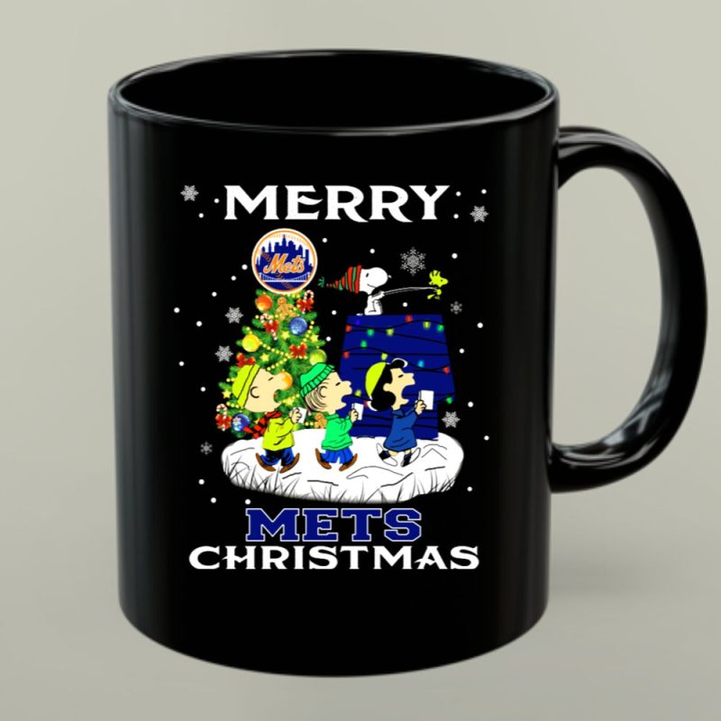 Merry New York Mets Christmas With Snoopy And Friends 1 Mug.jpg