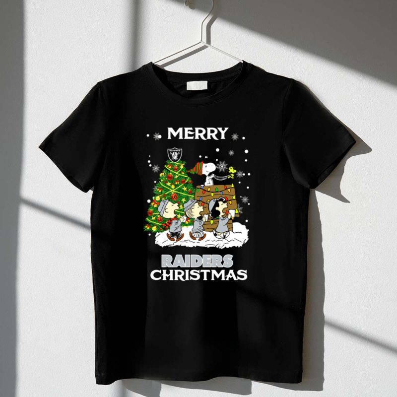 Merry Raiders Christmas Snoopy Peanuts Las Vegas Christmas Tree 1 T Shirt