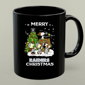 Merry Raiders Christmas Snoopy Peanuts Las Vegas Christmas Tree 1 mug.jpg