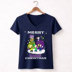 Merry Sacramento Kings Christmas For Snoopy Fans Peanuts Holiday Scene 5 Womens V Neck