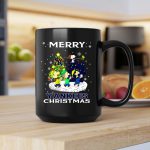 Merry Yankees Christmas Featuring Snoopy and Peanuts Characters 2 mug.jpg