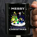 Merry Yankees Christmas Featuring Snoopy and Peanuts Characters 3 mug.jpg