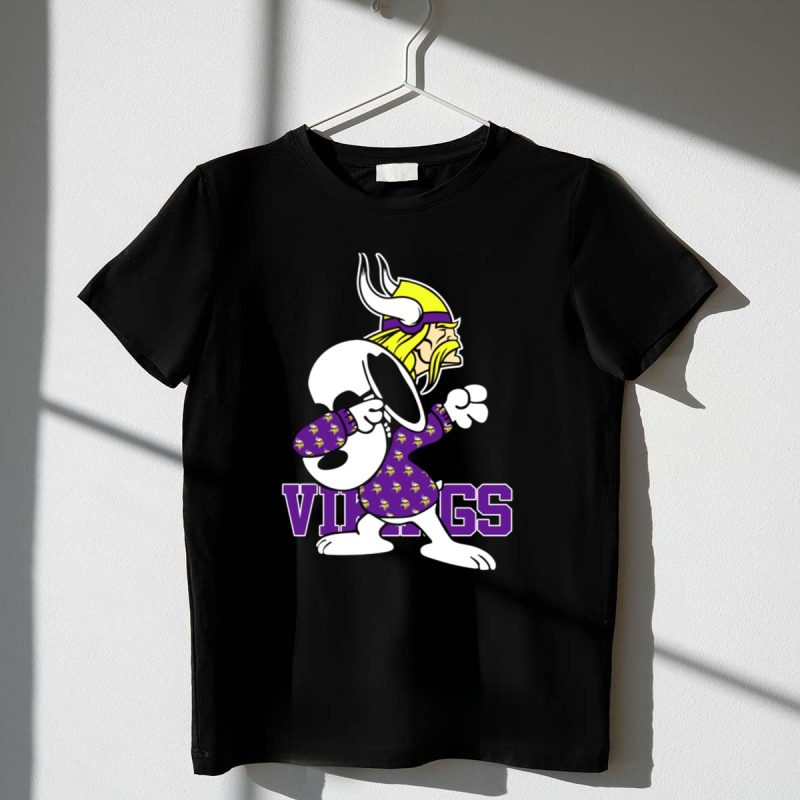 Minnesota Vikings Snoopy Dabbing Peanuts Football Fandom 1 T Shirt