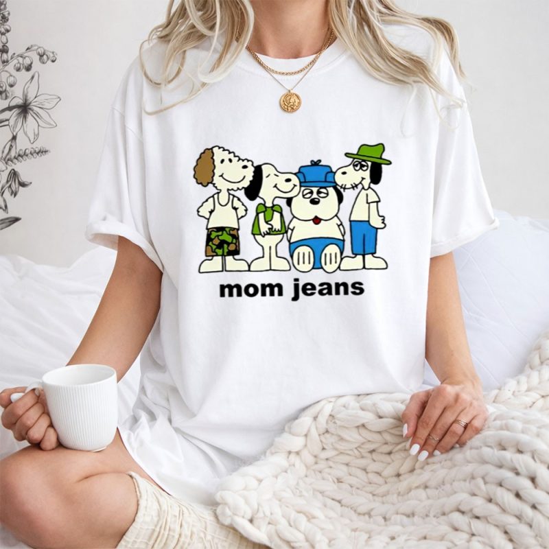 Momjeans Snoopy 1 T Shirt