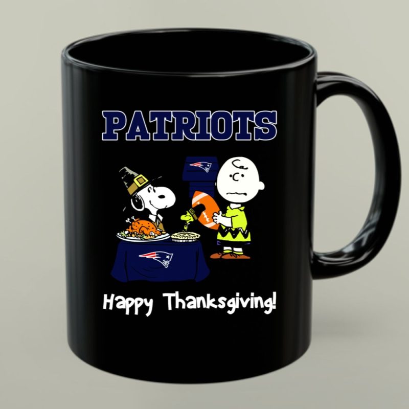 New England Patriots Snoopy Charlie Brown Happy Thanksgiving Football 1 Mug.jpg