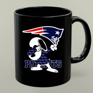 New England Patriots Snoopy Dabbing Patriots 1 mug.jpg