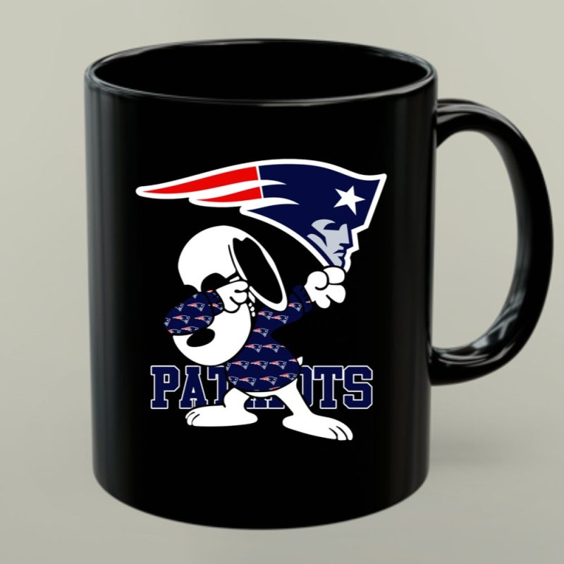 New England Patriots Snoopy Dabbing Patriots 1 Mug.jpg