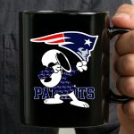 New England Patriots Snoopy Dabbing Patriots 3 mug.jpg