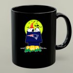 New England Patriots Snoopy Woodstock Halloween Moon Pumpkins 1 mug.jpg