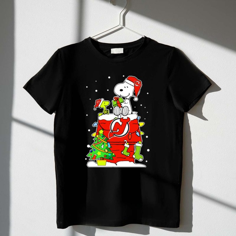 New Jersey Devils Christmas Snoopy And Woodstock Chimney Scene 1 T Shirt.jpg