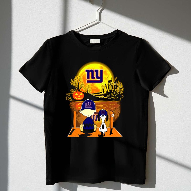 New York Giants Snoopy And Charlie Brown Halloween Pumpkin Scene 1 T Shirt