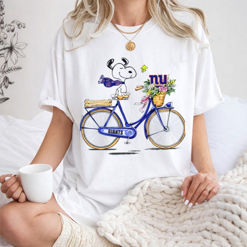 New York Giants Snoopy On Bicycle With Flowers And Scarf 1 T Shirt