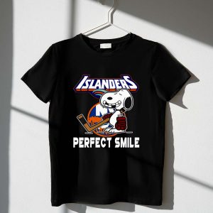 New York Islanders Snoopy Perfect Smile The Peanuts 1 T Shirt.jpg