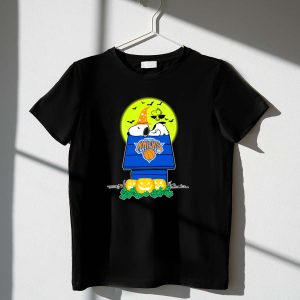 New York Knicks Snoopy Halloween Pumpkin Doghouse Full Moon 1 T Shirt