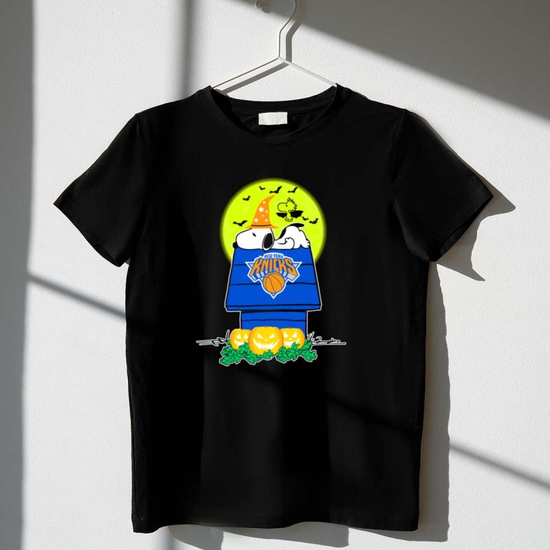 New York Knicks Snoopy Halloween Pumpkin Doghouse Full Moon 1 T Shirt