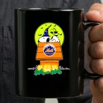 New York Mets Snoopy Halloween Pumpkin Moon Scene 3 mug.jpg