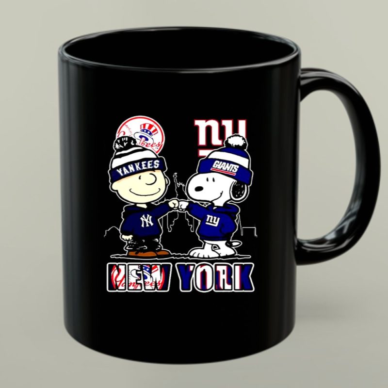 New York Yankees Charlie Brown And New York Giants Snoopy 1 Mug 1.Jpg