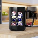 New York Yankees Charlie Brown and New York Giants Snoopy 2 mug 1.jpg