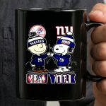 New York Yankees Charlie Brown and New York Giants Snoopy 3 mug 1.jpg