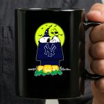New York Yankees Snoopy Halloween Witch Woodstock Pumpkins Moon 3 mug.jpg