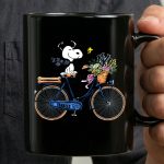 New York Yankees Snoopy on Bicycle with Woodstock and Flowers 3 mug.jpg