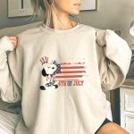 Patriotic Snoopy Wearing Uncle Sam Hat with American Flag Background 4th Of July 3 Sweatshirt