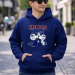 Patriots Win Snoopy High Five Celebration 8 Hoodie