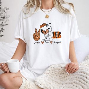 Peace Love Heart Bengals Snoopy Football Fan 1 T Shirt