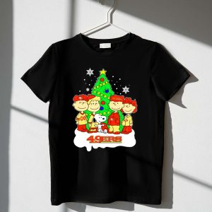 Peanuts Characters Christmas San Francisco 49ers Tree Snoopy Charlie Brown 1 T Shirt