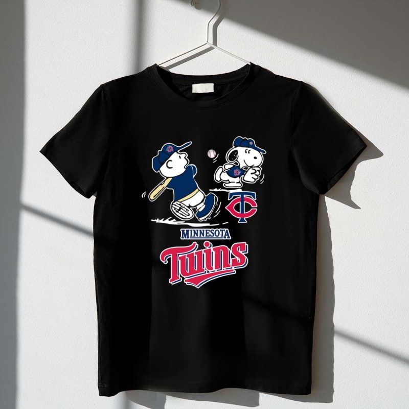 Peanuts Charlie Brown And Snoopy Playing Baseball Minnesota Twins 1 T Shirt